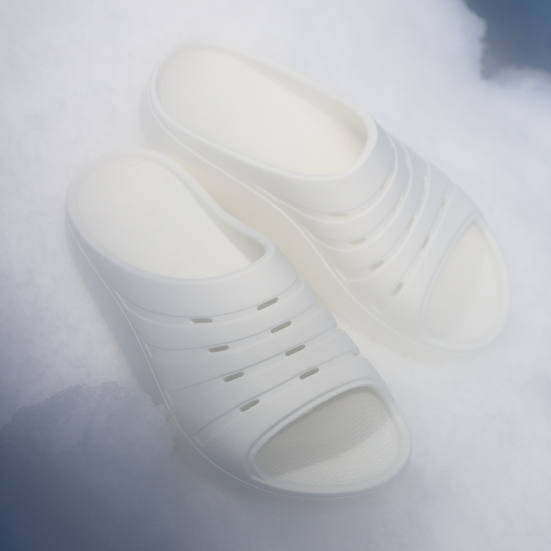 Recovery Slide, Ice Plunge White